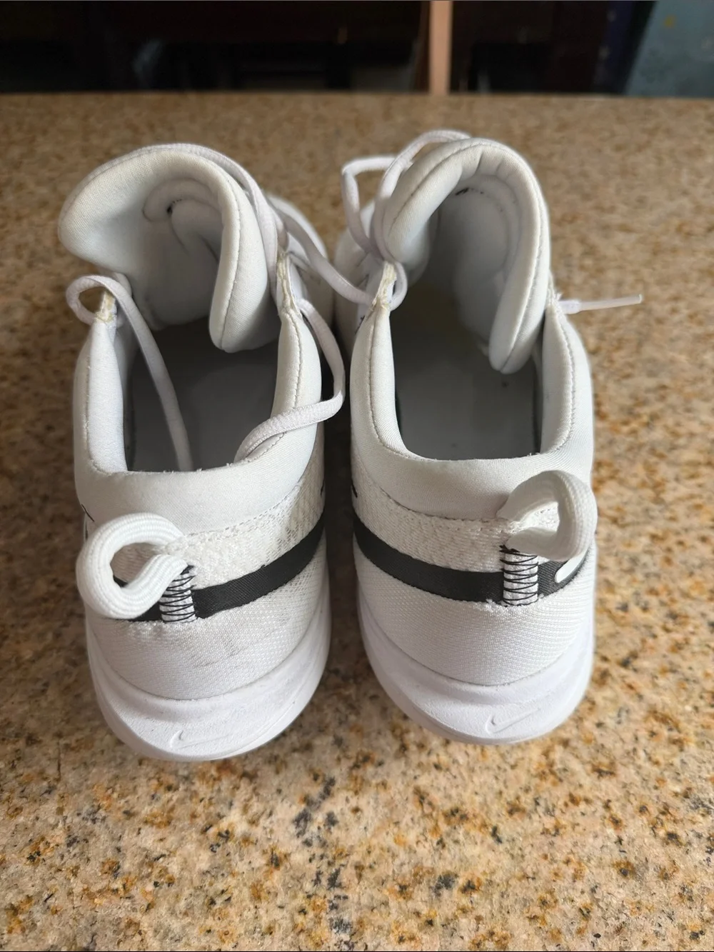 Nike Court Zoom Pro HC White Men's Lightweight Running Shoes with Black Accents